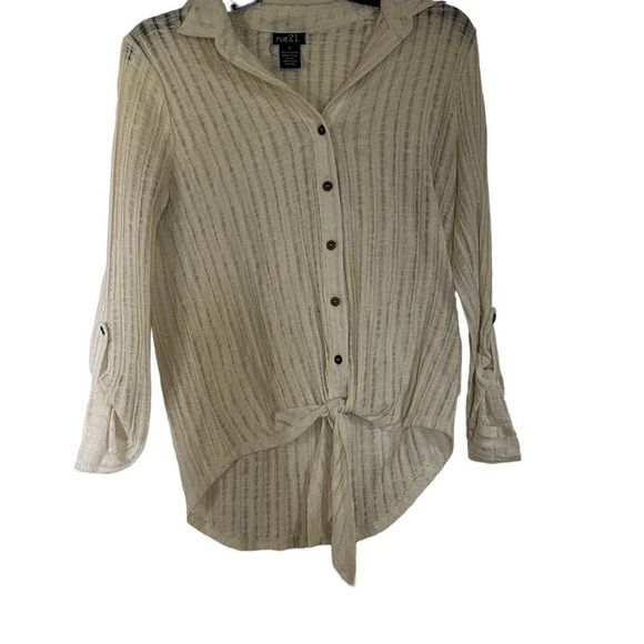 Rue21 Tops - Rue 21•White Button Down Tie Top